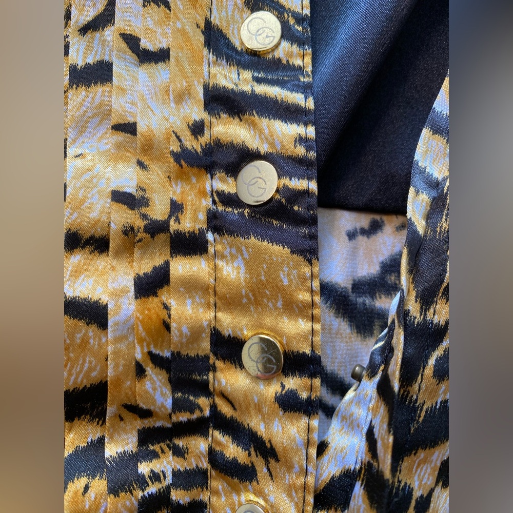 Coogi Tiger Print  Puff Sleeve Tunic Top 3x | Snap Buttons | has belt loops - Picture 5 of 10
